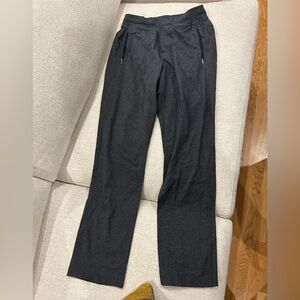 Lululemon Men's charcoal heather pants EUC medium